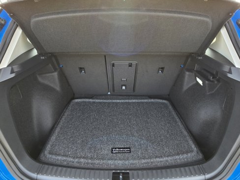 New 2025 Volkswagen Taos SE image 11