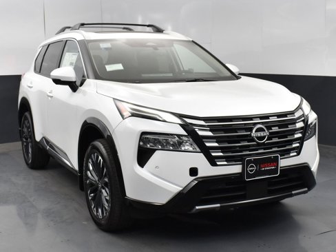 New 2026 Nissan Rogue Platinum image 2