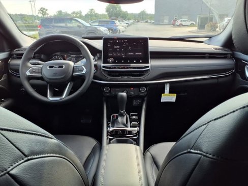 New 2026 Jeep Compass Latitude image 6