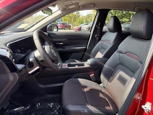 New 2026 Nissan Kicks SR w/ Cold Weather Package image 4