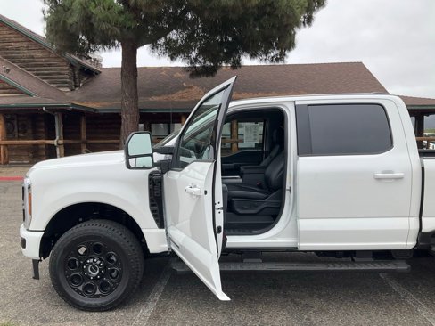Used 2025 Ford F350 Lariat w/ Black Appearance Package image 58