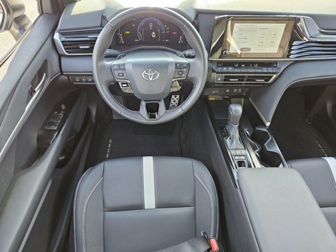 Used 2025 Toyota Camry SE image 15