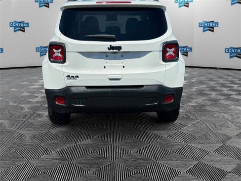 Certified 2023 Jeep Renegade Altitude w/ Sun/Sound Group image 5