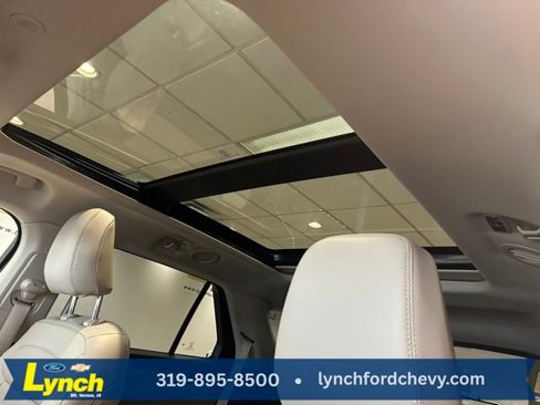 Used 2024 Ford Explorer XLT w/ Equipment Group 202A image 4