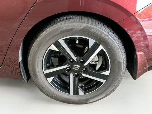 Used 2025 Nissan Sentra SV image 11