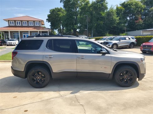 Used 2023 GMC Acadia AT4 w/ Technology Package image 8