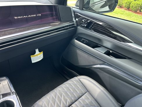 New 2026 Cadillac Escalade IQ Luxury 1 image 16