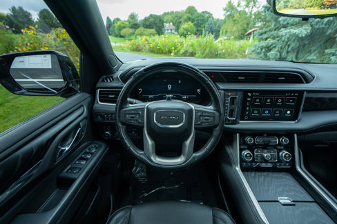 Used 2023 GMC Yukon XL Denali image 14