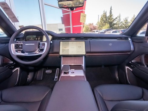 New 2025 Land Rover Range Rover SE image 38