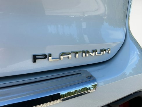 New 2025 Toyota Highlander Platinum image 16