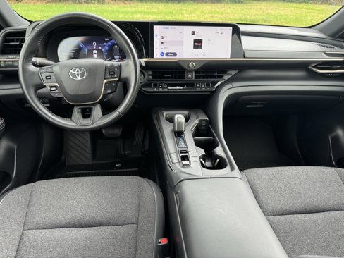Used 2023 Toyota Crown XLE image 29