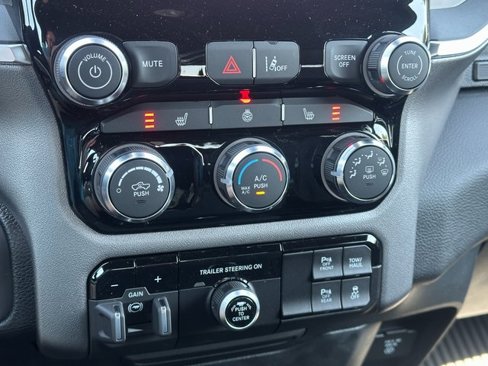 New 2026 RAM 1500 4x4 Crew Cab image 28