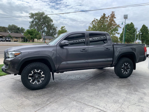 Used 2017 Toyota Tacoma TRD Sport image 4