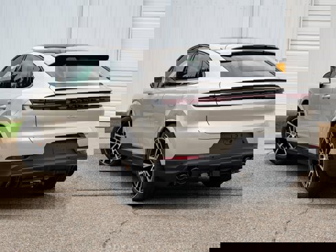 New 2025 Porsche Cayenne Coupe image 3