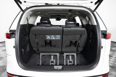 Used 2024 Kia Carnival SX Prestige image 21