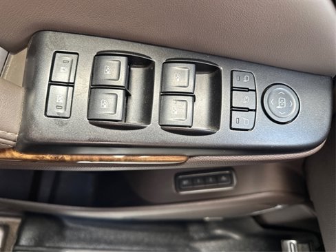 Used 2016 GMC Yukon XL Denali w/ Open Road Package image 43