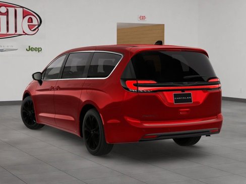 New 2026 Chrysler Pacifica Select image 4