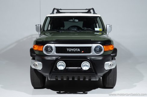 Used 2014 Toyota FJ Cruiser 4WD image 2