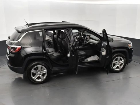 Used 2024 Jeep Compass Latitude image 6