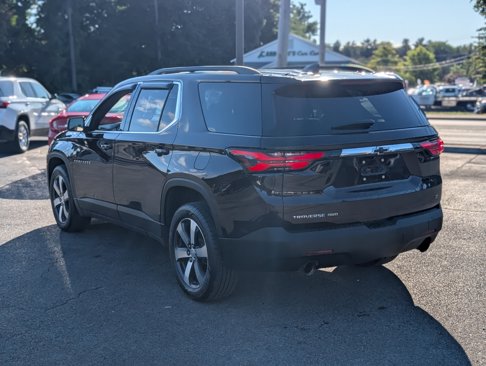 Used 2022 Chevrolet Traverse LT w/ LT Premium Package image 9