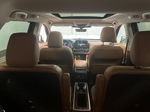 Used 2024 Nissan Pathfinder Platinum image 17