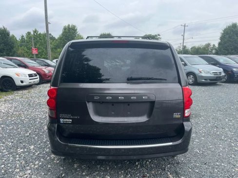 Used 2018 Dodge Grand Caravan GT image 4