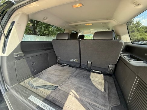Used 2011 GMC Yukon XL Denali image 27