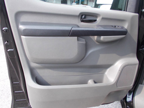 Used 2018 Nissan NV 2500 S image 13