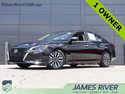 Used 2024 Nissan Altima 2.5 SV image 1