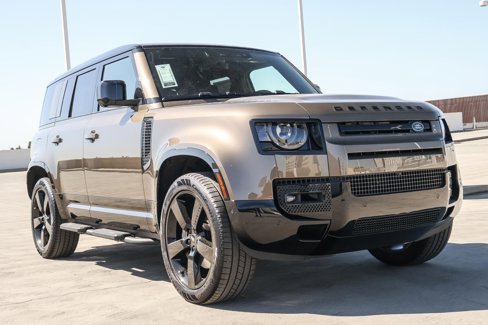 New 2025 Land Rover Defender 110 X-Dynamic SE image 3