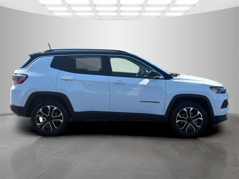Certified 2022 Jeep Compass Limited w/ Sun and Sound Group image 2