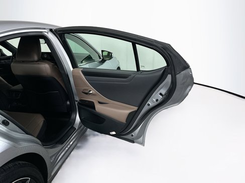 Used 2025 Lexus ES 300h w/ Premium Package image 32