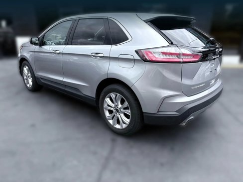 Used 2023 Ford Edge Titanium image 3
