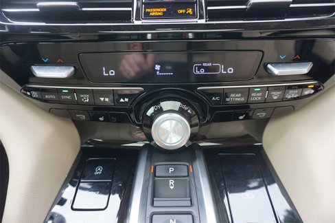 Used 2024 Acura MDX SH-AWD image 12