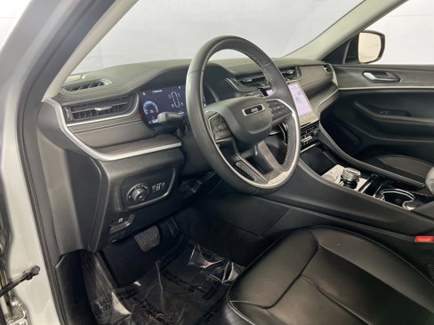 Used 2023 Jeep Grand Cherokee L Limited image 9