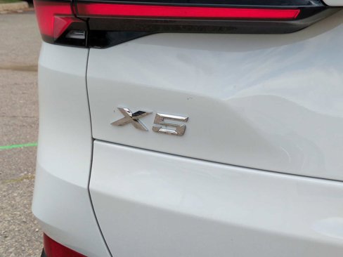 New 2026 BMW X5 xDrive50e w/ Executive Package image 13