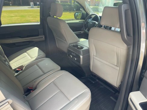 Used 2020 Ford Expedition XLT w/ Equipment Group 202A image 13