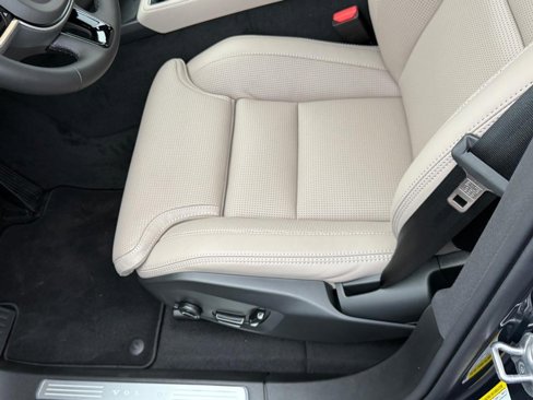 New 2026 Volvo XC90 B6 Ultra image 11