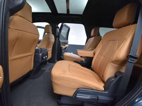 Used 2024 Ford Expedition Platinum image 42