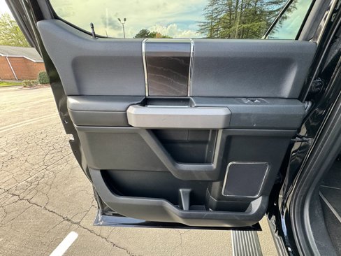 Used 2018 Ford F150 Platinum w/ Equipment Group 701A Luxury image 18