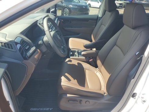 New 2026 Honda Odyssey Touring image 18