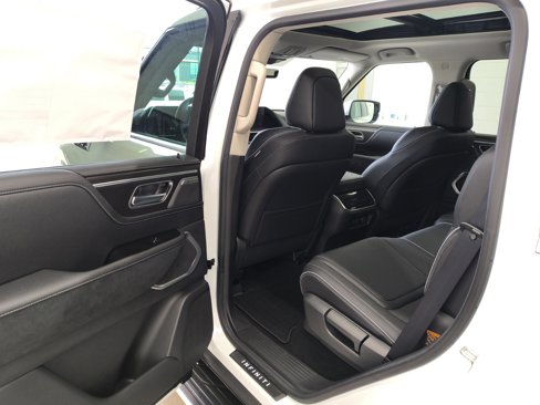 New 2025 INFINITI QX80 Luxe image 19