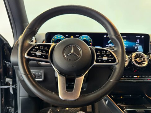 Used 2021 Mercedes-Benz GLB 250 image 17