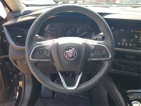 Used 2023 Buick Envision Preferred image 19