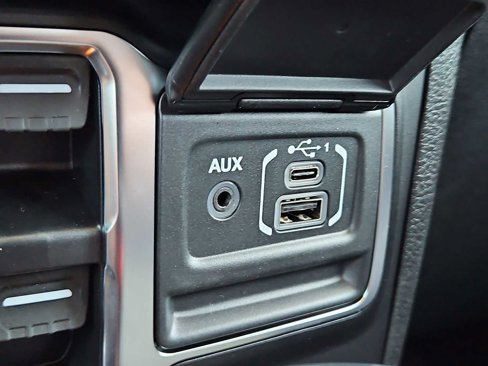 New 2025 Jeep Wrangler Unlimited Rubicon w/ Technology Group image 29