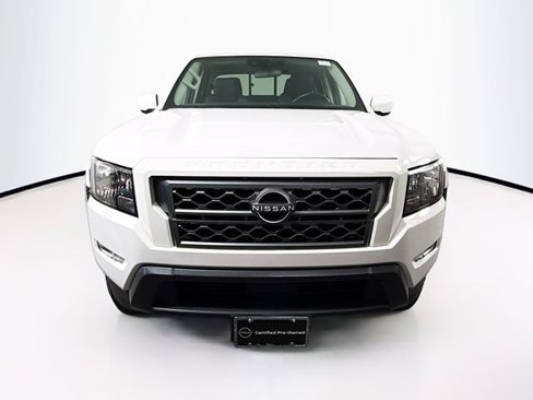 Used 2022 Nissan Frontier SV image 2