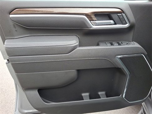 Used 2025 Chevrolet Silverado 2500 LT w/ Trail Boss Package image 9