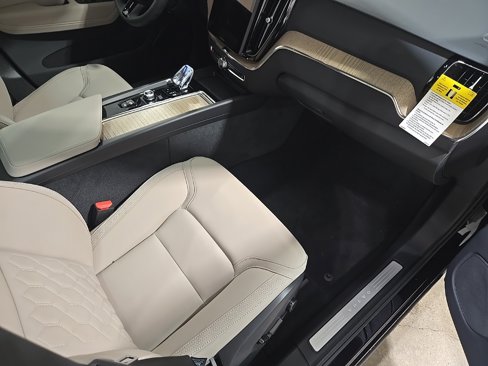 New 2026 Volvo XC60 B5 Core w/ Protection Package Premier image 21