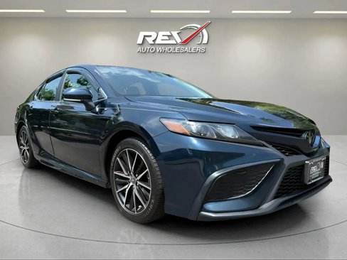 Used 2021 Toyota Camry SE image 7