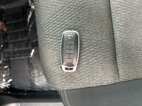 Used 2024 Nissan Rogue SV image 33